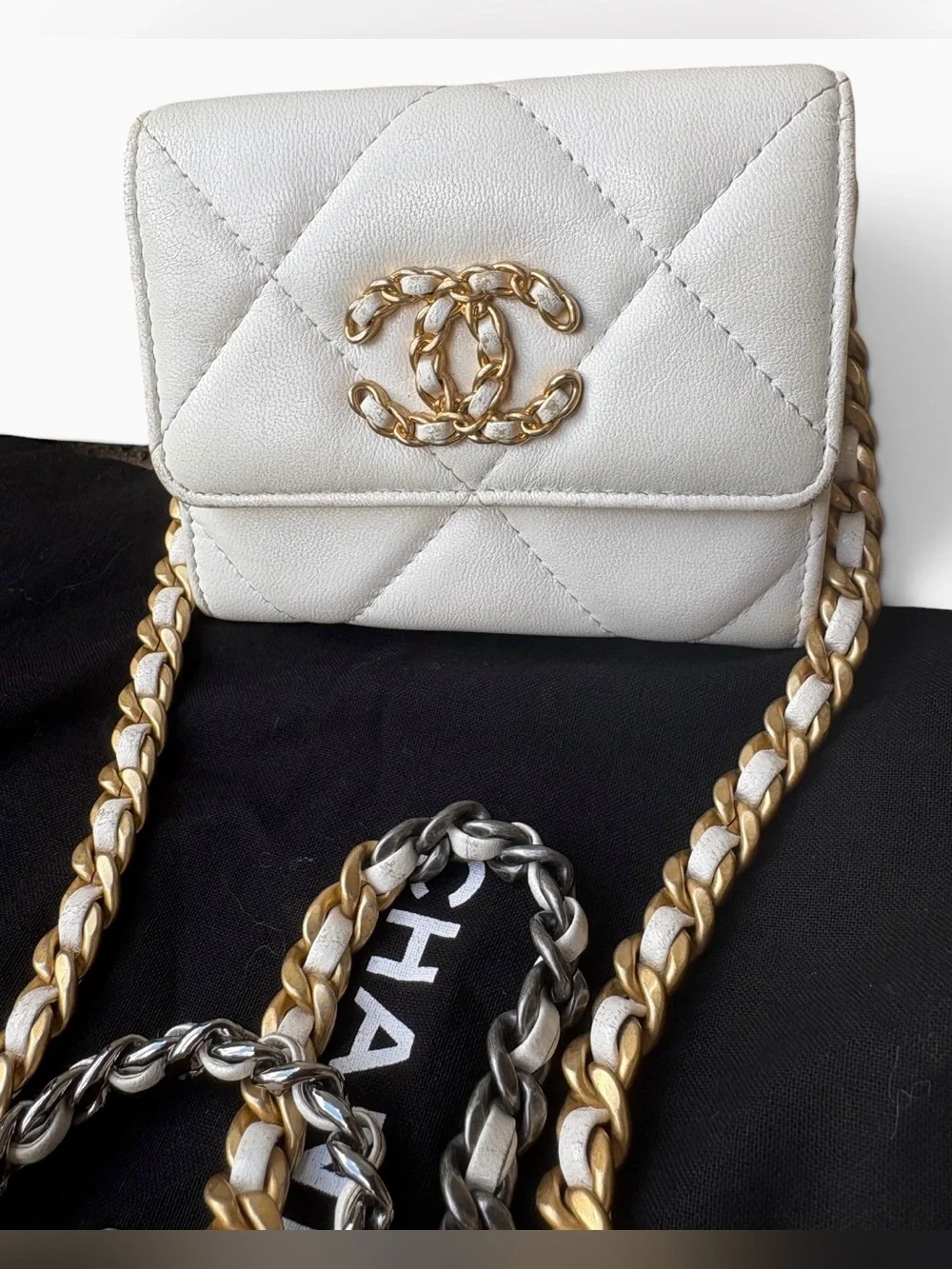 CHANEL 19 O-Coin Purse White Chain Crossbody